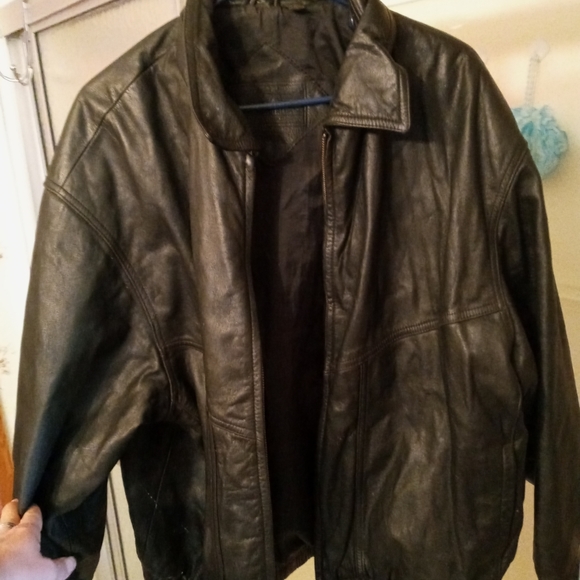 Roundtree & York leather jacket - Picture 2 of 7